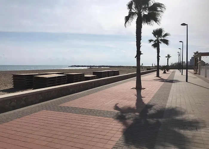 Precioso Adosado Con Parking A 100 Metros De La Playa