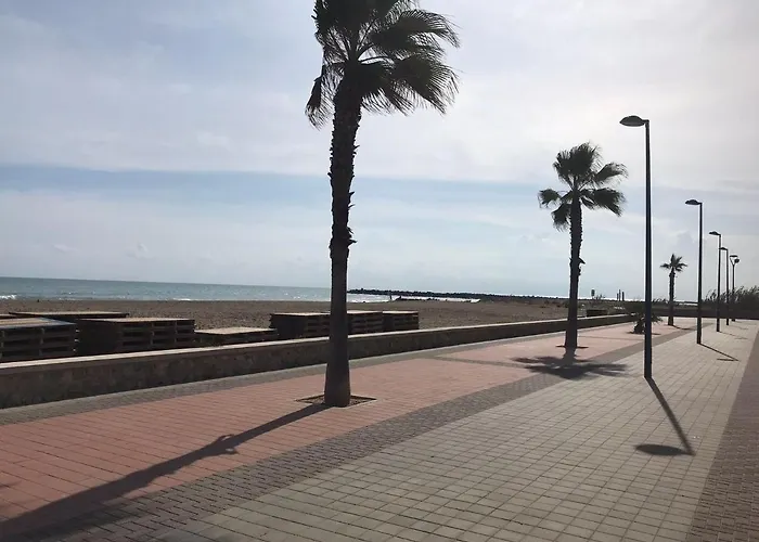 Precioso Adosado Con Parking A 100 Metros De La Playa